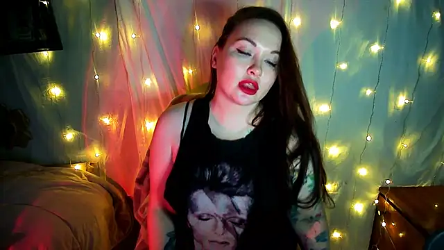 Snapshot of Victoria_Marks chatting on March 2025 10:28:02 PM Victoria Marks online show from March 2025 10:28:02 PM