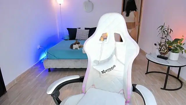 Snapshot of carleee_winter chatting on April 2026 01:34:02 AM carleee winter online show from April 2026 01:34:02 AM