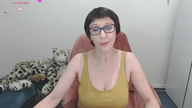 Ammillia online show from January 2025 10:51:02 PM