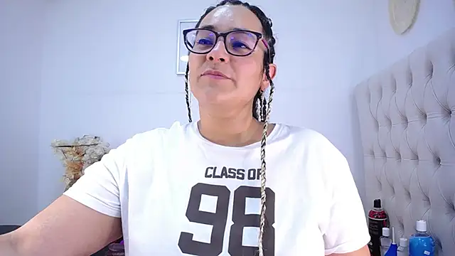 Snapshot of MIchelMomet chatting on January 2025 08:17:02 PM MIchelMomet online show from January 2025 08:17:02 PM