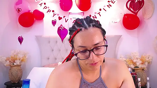 Snapshot of MIchelMomet chatting on February 2025 07:07:01 PM MIchelMomet online show from February 2025 07:07:01 PM