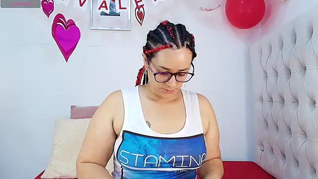 Snapshot of MIchelMomet chatting on February 2025 12:55:01 PM MIchelMomet online show from February 2025 12:55:01 PM