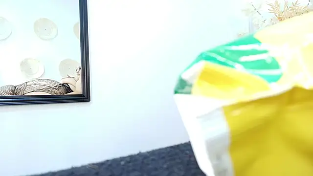 Snapshot of MIchelMomet chatting on February 2025 03:16:01 PM MIchelMomet online show from February 2025 03:16:01 PM