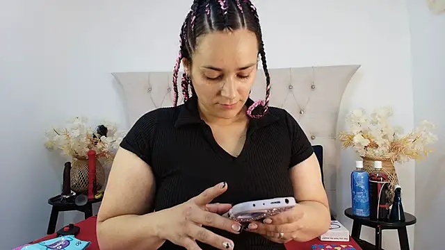 Snapshot of MIchelMomet chatting on March 2025 01:08:02 PM MIchelMomet online show from March 2025 01:08:02 PM