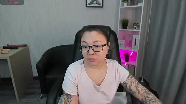 Snapshot of gentle_muse chatting on February 2025 09:59:01 PM gentle muse online show from February 2025 09:59:01 PM