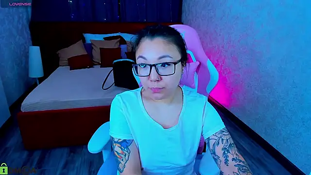 Snapshot of gentle_muse chatting on October 2025 09:33:01 PM gentle muse online show from October 2025 09:33:01 PM