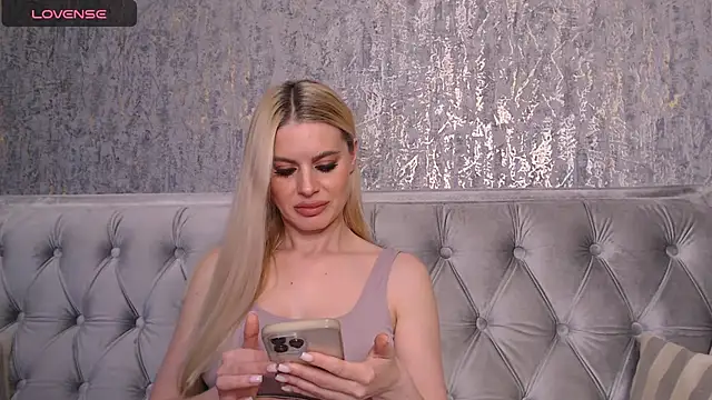 BlondieStar online show from December 2024 09:02:02 AM