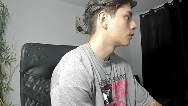 Giordano Russo online show from December 2024 01:43:01 PM