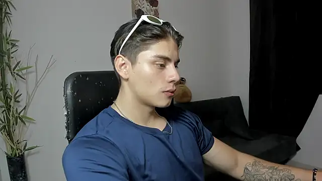 Giordano Russo online show from December 2024 05:05:02 AM