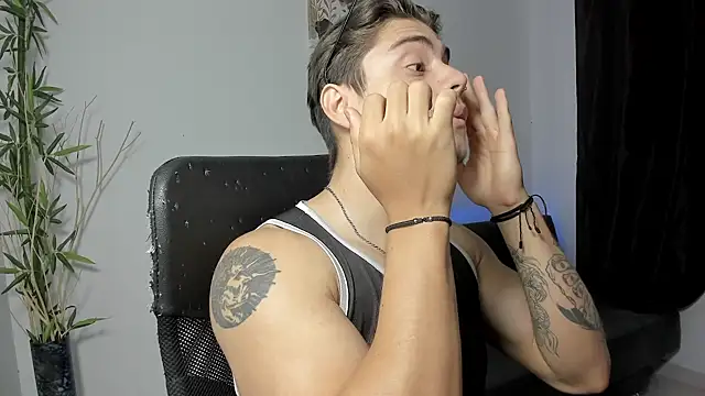 Giordano Russo online show from December 2024 08:12:02 PM