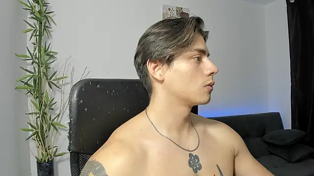 Giordano Russo online show from December 2024 01:10:01 AM