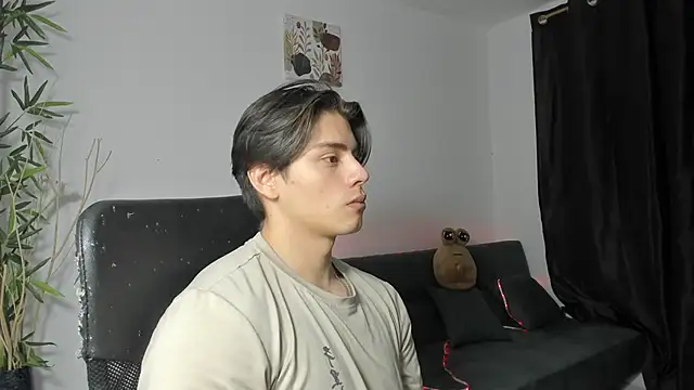 Giordano Russo online show from January 2025 10:50:02 PM