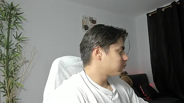 Giordano Russo online show from January 2025 10:05:01 PM