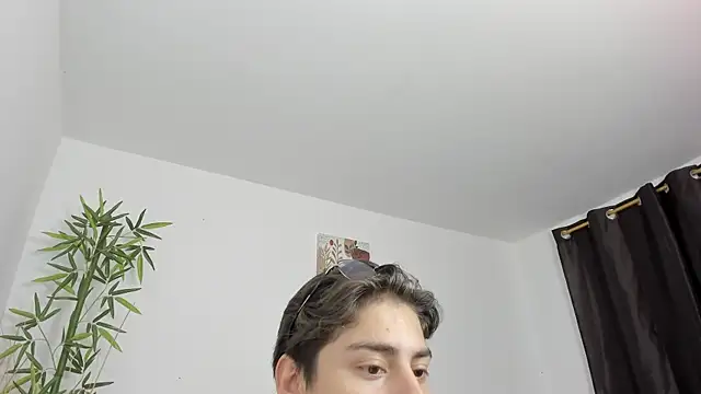 Giordano Russo online show from January 2025 11:19:02 PM