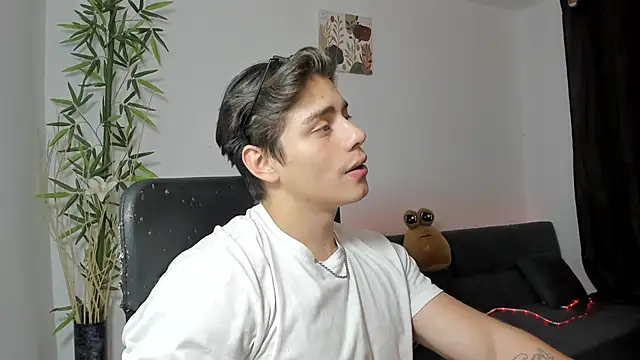 Giordano Russo online show from January 2025 01:23:02 AM