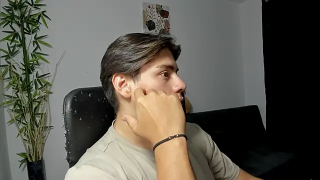 Giordano Russo online show from February 2025 12:39:01 AM