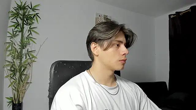 Giordano Russo online show from February 2025 02:39:01 AM