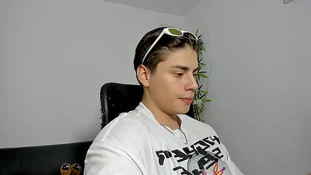 Giordano Russo online show from March 2025 08:43:01 PM