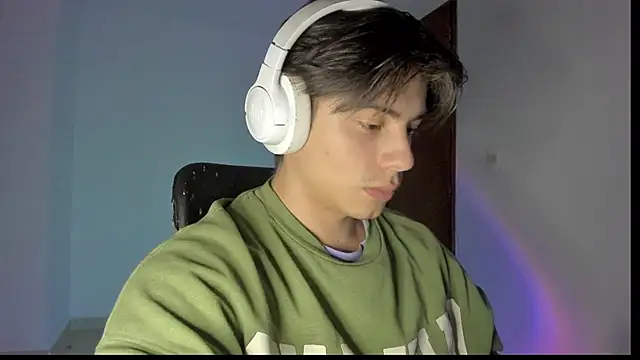 Giordano Russo online show from October 2025 04:37:02 AM