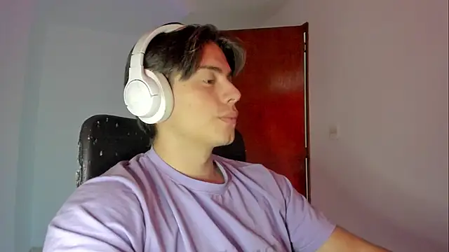 Giordano Russo online show from October 2025 08:33:01 PM