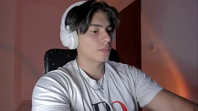 Giordano Russo online show from November 2025 12:53:01 AM