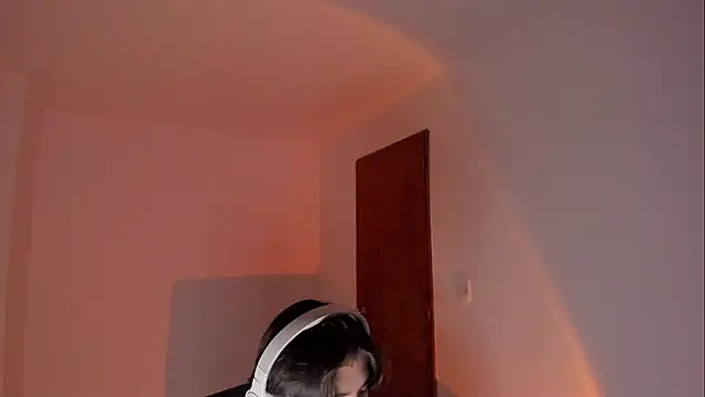 Giordano Russo online show from November 2025 12:02:01 AM