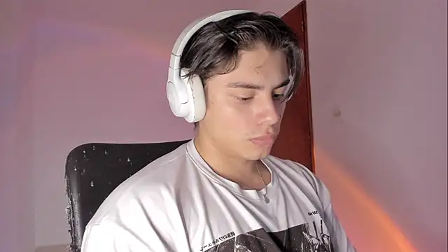 Snapshot of Giordano_Russo chatting on March 2026 05:23:02 PM Giordano Russo online show from March 2026 05:23:02 PM