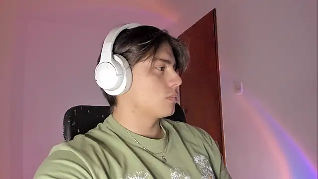 Snapshot of Giordano_Russo chatting on March 2026 11:39:02 PM Giordano Russo online show from March 2026 11:39:02 PM