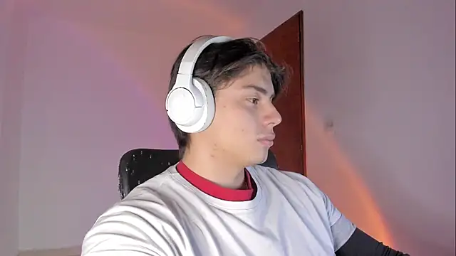 Snapshot of Giordano_Russo chatting on April 2026 01:25:01 AM Giordano Russo online show from April 2026 01:25:01 AM