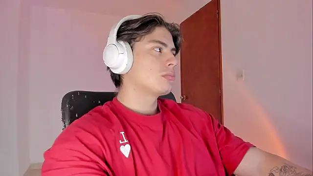 Snapshot of Giordano_Russo chatting on April 2026 03:42:02 PM Giordano Russo online show from April 2026 03:42:02 PM