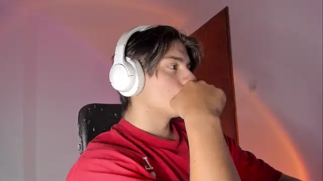 Snapshot of Giordano_Russo chatting on April 2026 04:10:02 AM Giordano Russo online show from April 2026 04:10:02 AM