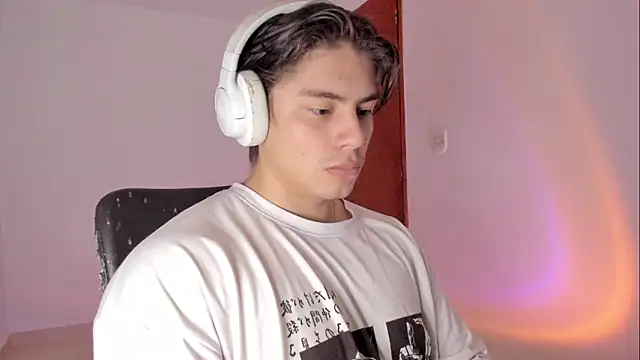 Snapshot of Giordano_Russo chatting on April 2026 03:56:01 PM Giordano Russo online show from April 2026 03:56:01 PM