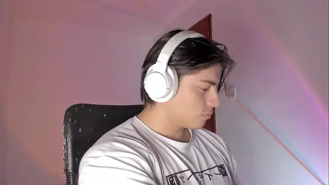 Snapshot of Giordano_Russo chatting on April 2026 01:43:01 AM Giordano Russo online show from April 2026 01:43:01 AM