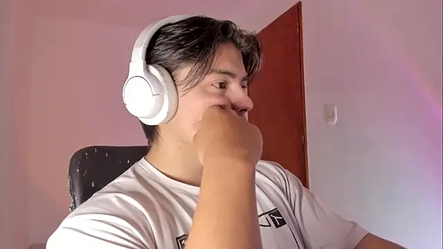 Snapshot of Giordano_Russo chatting on April 2026 02:43:01 PM Giordano Russo online show from April 2026 02:43:01 PM