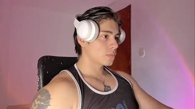 Snapshot of Giordano_Russo chatting on April 2026 08:58:02 PM Giordano Russo online show from April 2026 08:58:02 PM