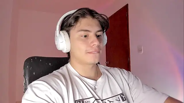 Snapshot of Giordano_Russo chatting on April 2026 05:25:01 PM Giordano Russo online show from April 2026 05:25:01 PM