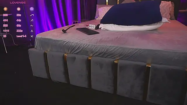 Snapshot of EmpressDesires chatting on September 2025 02:34:02 AM EmpressDesires online show from September 2025 02:34:02 AM