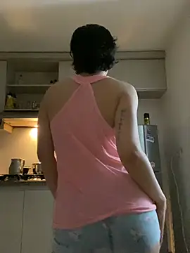 Snapshot of _Lunnaa_ chatting on April 2026 02:28:02 AM Lunnaa online show from April 2026 02:28:02 AM