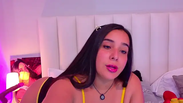 Snapshot of ValenScott1 chatting on May 2026 01:07:01 PM ValenScott1 online show from May 2026 01:07:01 PM
