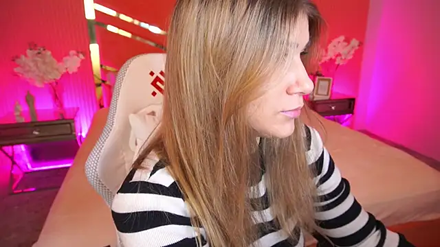 CassandraGood online show from September 2025 05:45:02 AM