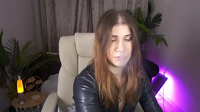 Snapshot of CassandraGood chatting on March 2026 07:03:02 AM CassandraGood online show from March 2026 07:03:02 AM