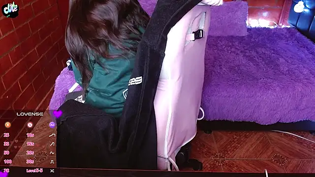 Snapshot of MidoriQuiinn chatting on February 2026 02:13:01 PM MidoriQuiinn online show from February 2026 02:13:01 PM