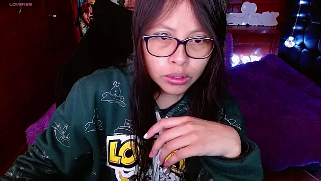 Snapshot of MidoriQuiinn chatting on February 2026 02:37:02 PM MidoriQuiinn online show from February 2026 02:37:02 PM