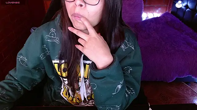 Snapshot of MidoriQuiinn chatting on February 2026 02:38:02 PM MidoriQuiinn online show from February 2026 02:38:02 PM