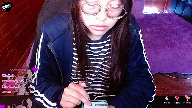 Snapshot of MidoriQuiinn chatting on March 2026 02:22:02 PM MidoriQuiinn online show from March 2026 02:22:02 PM