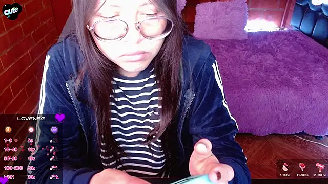 Snapshot of MidoriQuiinn chatting on March 2026 02:38:01 PM MidoriQuiinn online show from March 2026 02:38:01 PM