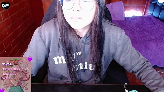 Snapshot of MidoriQuiinn chatting on April 2026 03:17:02 PM MidoriQuiinn online show from April 2026 03:17:02 PM