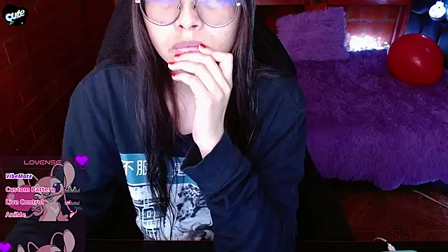 Snapshot of MidoriQuiinn chatting on April 2026 04:10:02 PM MidoriQuiinn online show from April 2026 04:10:02 PM