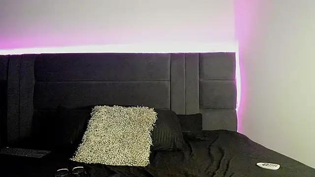 alejandro  2 online show from September 2025 03:56:02 PM