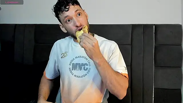 Snapshot of alejandro__2 chatting on April 2026 01:41:01 AM alejandro 2 online show from April 2026 01:41:01 AM